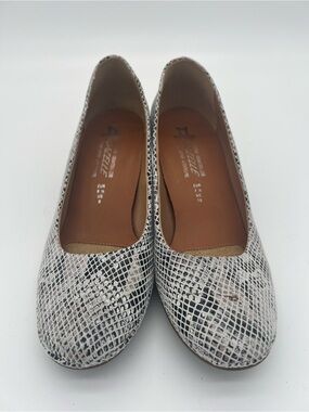 Mephisto Women's Snake-Print Ballet Flats - Neutral size 10